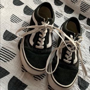 Low top black old school vans